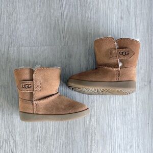 Toddler UGGs Size 4/5 (12-18M)